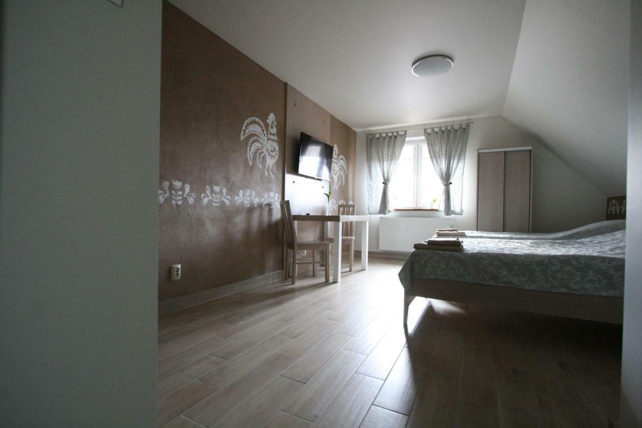 Noclegi Cameleon Slupca Bagian luar foto